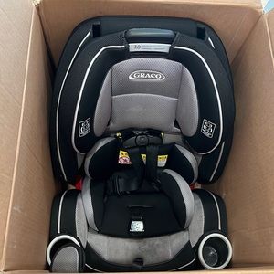 Graco 4ever 4-IN-1 Car seat great condition !!